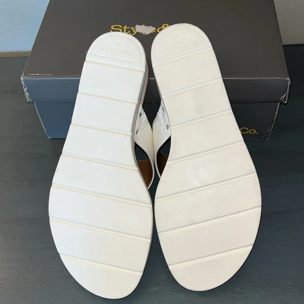 Style & Co. Womens Emmaa Padded Insole Flat Sandals White sz 10 NIB